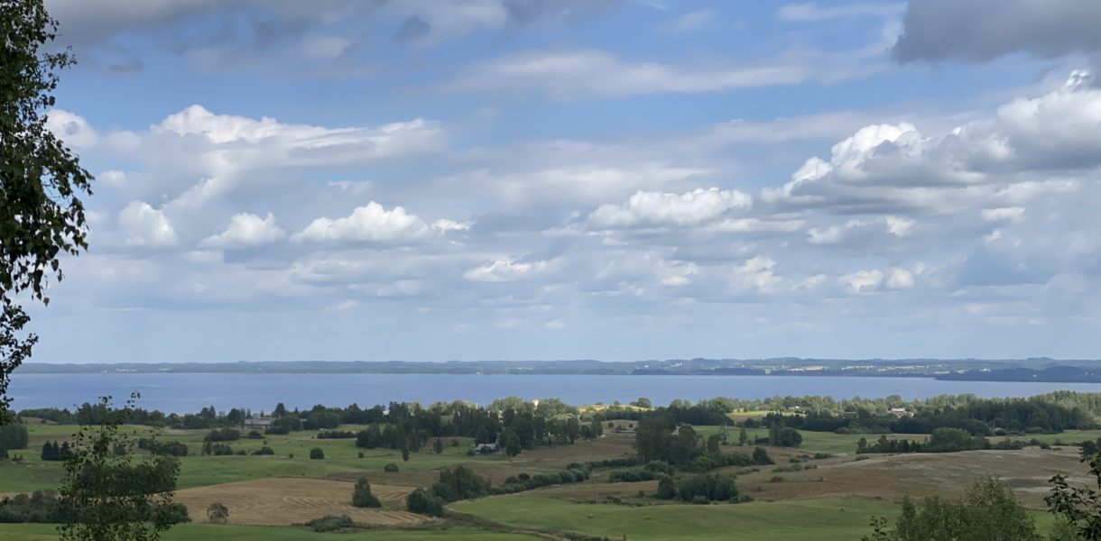 Skats no Mākoņkalna uz Rāznas ezeru